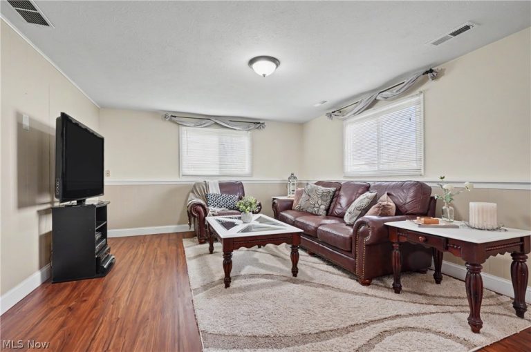 6360 Ramblewood Drive, Mentor, OH - Photo 4