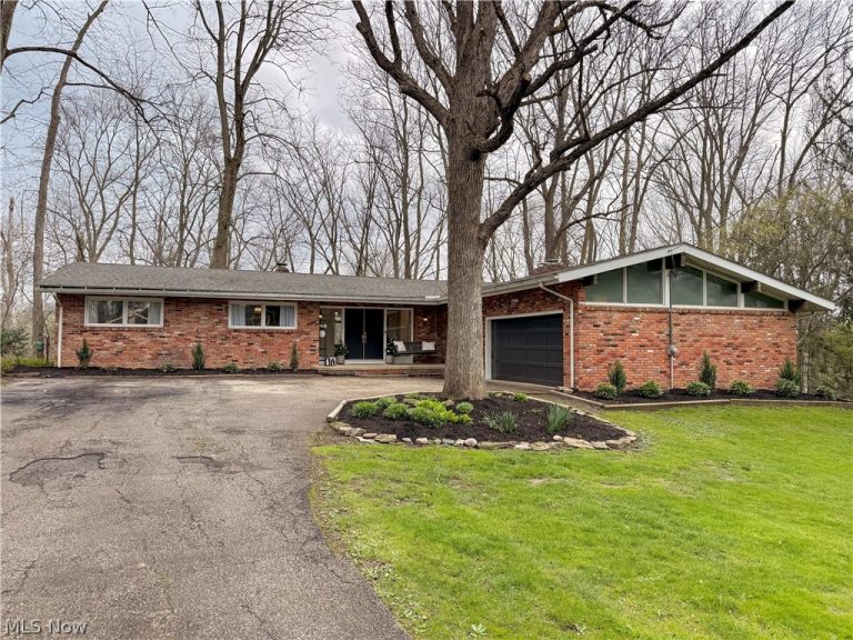 3169 Hilltop Point Circle, Medina, OH - Photo 2