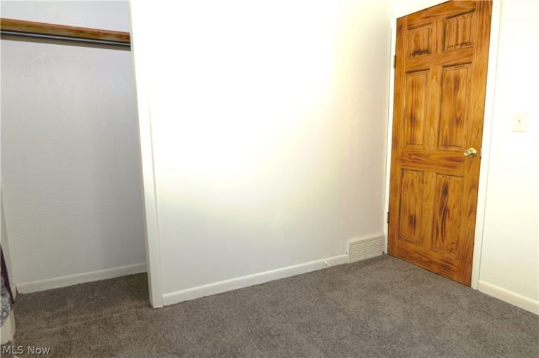 10924 Libby Avenue, Elyria, OH - Photo 8