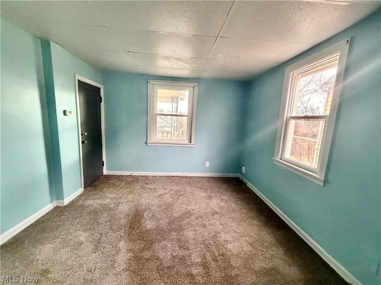 114 Penhale Avenue, Campbell, OH - Photo 4