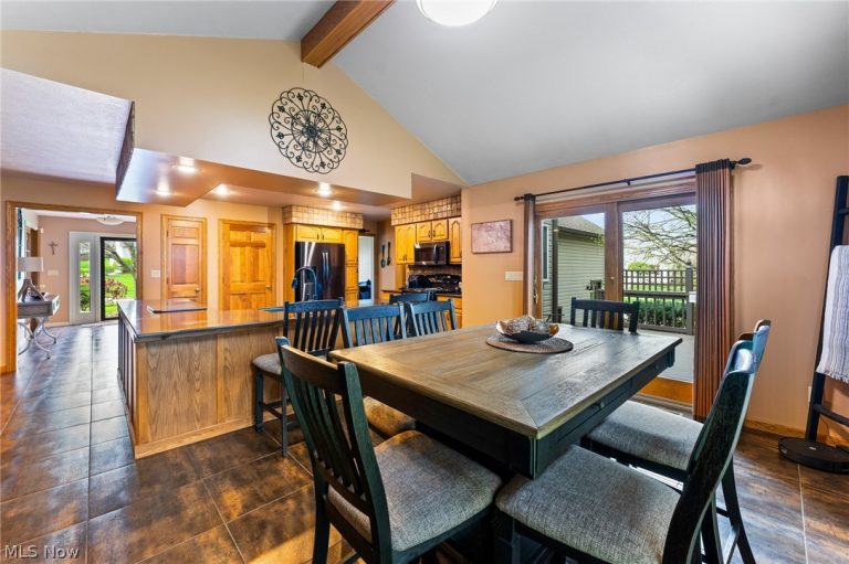 98 Jade Circle, Canfield, OH - Photo 8