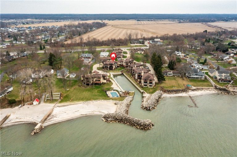 4613 Compass Rose #10, Vermilion, OH - Photo 3