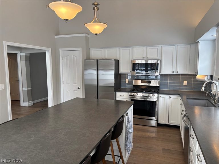 20200 Ellsworth Drive, Strongsville, OH - Photo 8