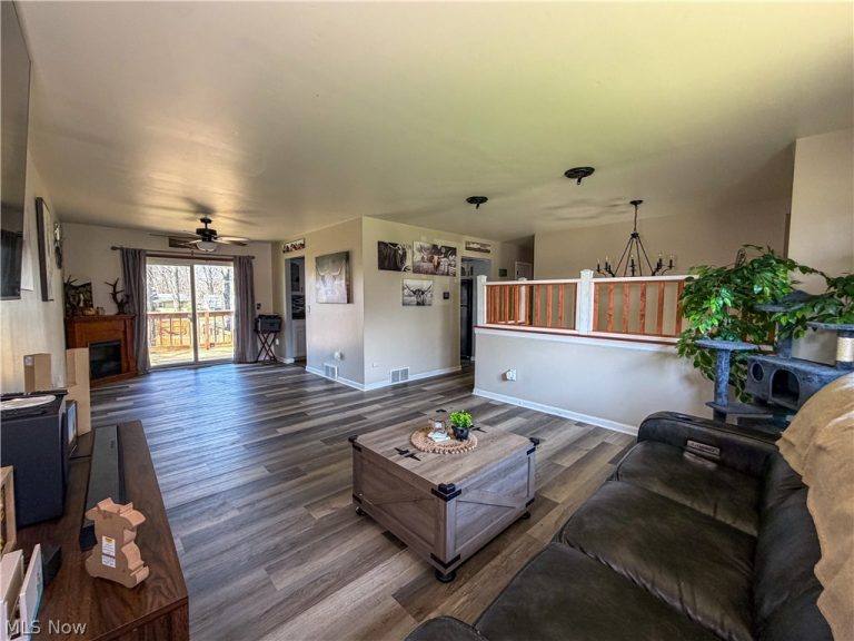 165 Winter Lane, Cortland, OH - Photo 4