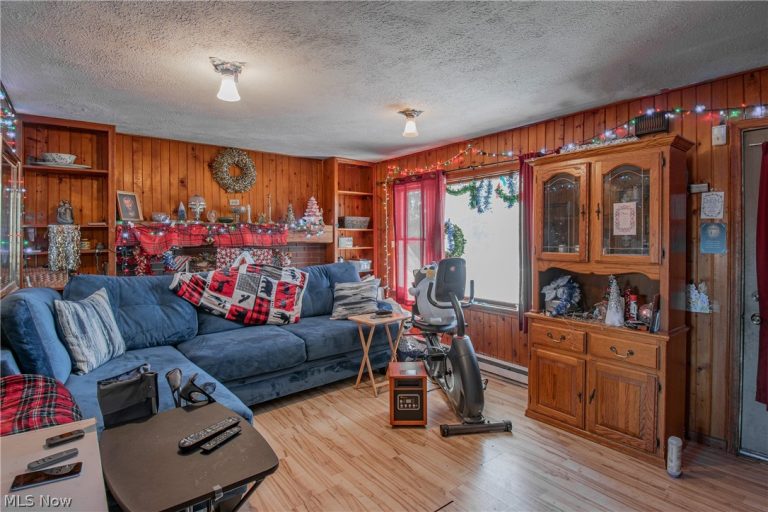 3686 Jones Road, Diamond, OH - Photo 5