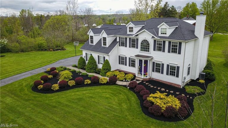 10055 Locust Grove Drive, Chardon, OH, 44024