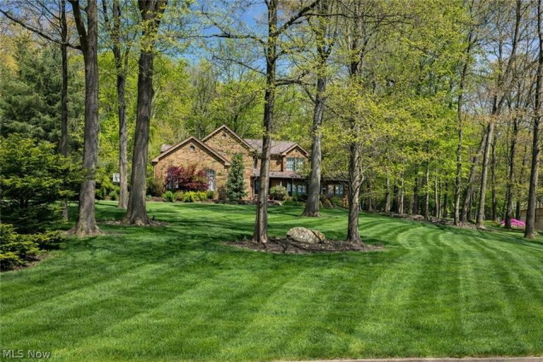 3949 Shore Drive, Bath, OH - Photo 2