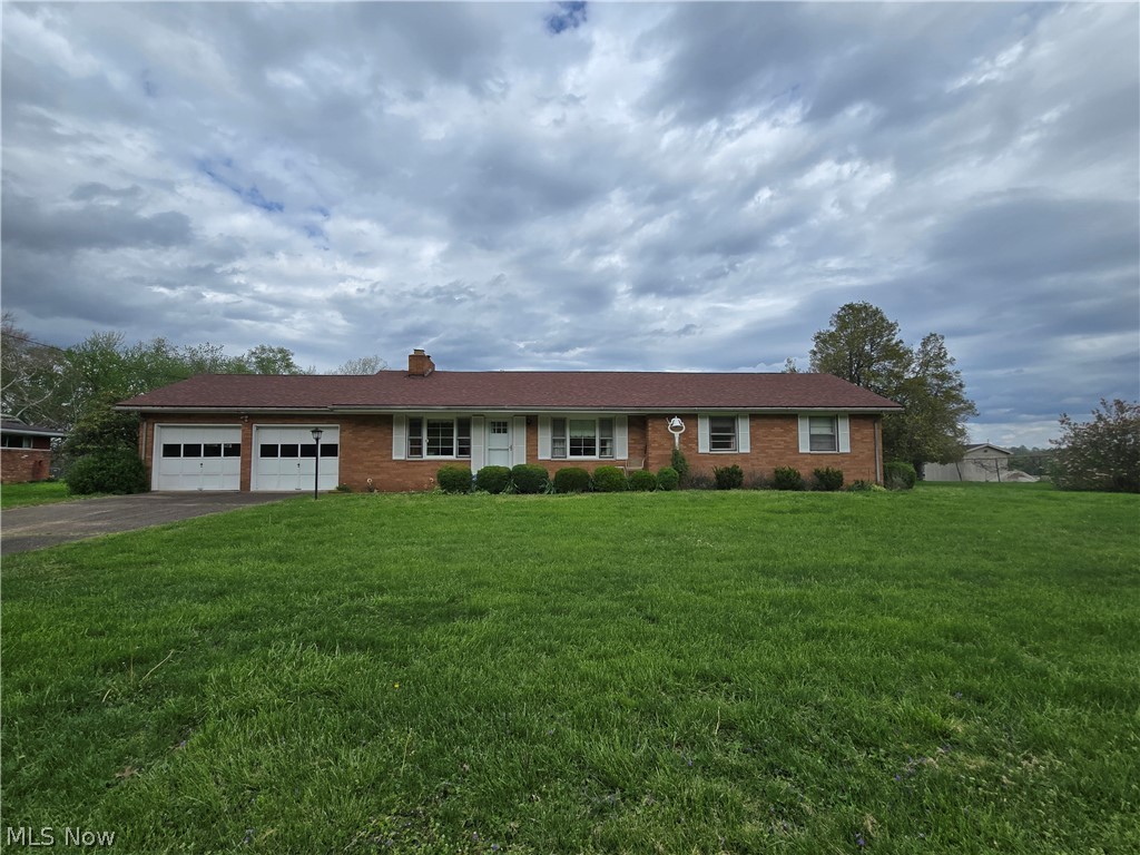 2922 Waverly Road, Williamstown, WV