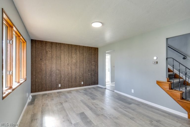 297 Paul Street, Bedford, OH - Photo 6