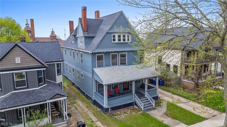 6110 Clinton Avenue, Cleveland, OH - Photo 2