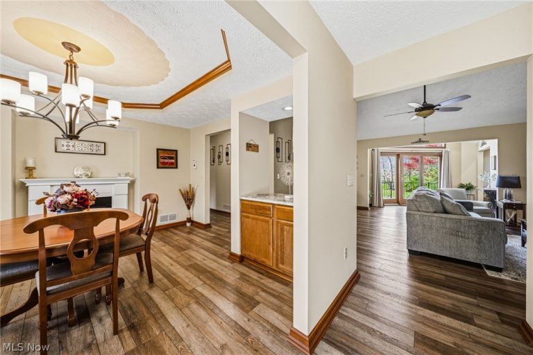 16912 Albion Road, Strongsville, OH - Photo 4