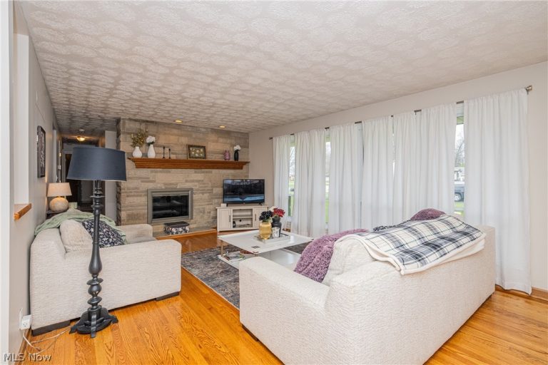 375 Sleepy Hollow Drive, Canfield, OH - Photo 6