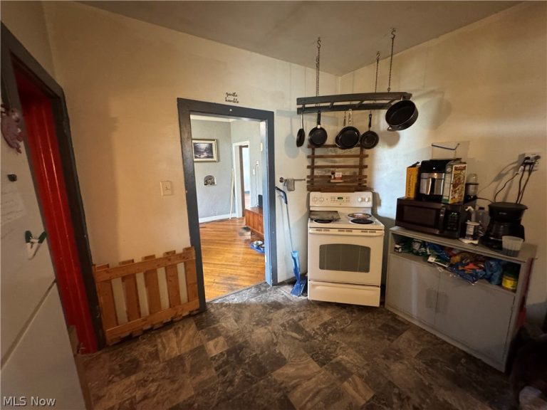 48750 Bloomfield Road, East Liverpool, OH - Photo 8