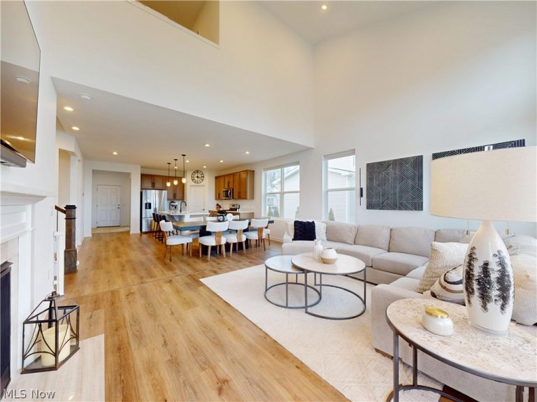 8215 Mustang Lane, Mentor, OH - Photo 6