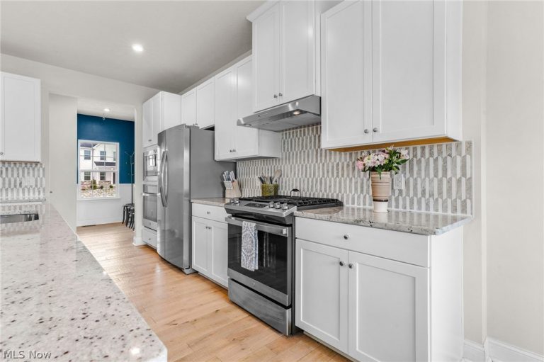 6472 Tollar Court, Medina, OH - Photo 4