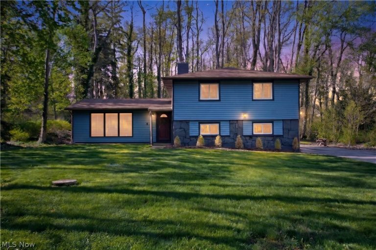 26 Sandy Hill Road, Sagamore Hills, OH - Photo 2