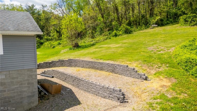 337 Highway 7, Powhatan Point, OH - Photo 8