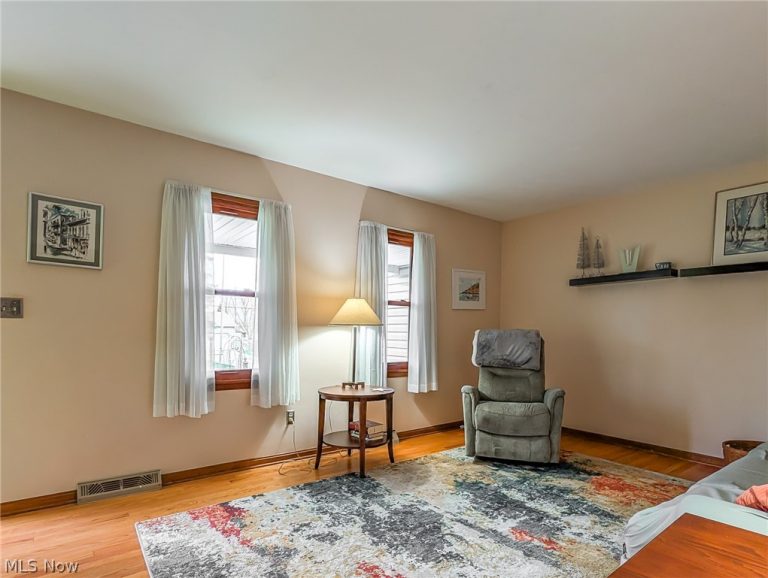 3049 Straley Lane, Youngstown, OH - Photo 6