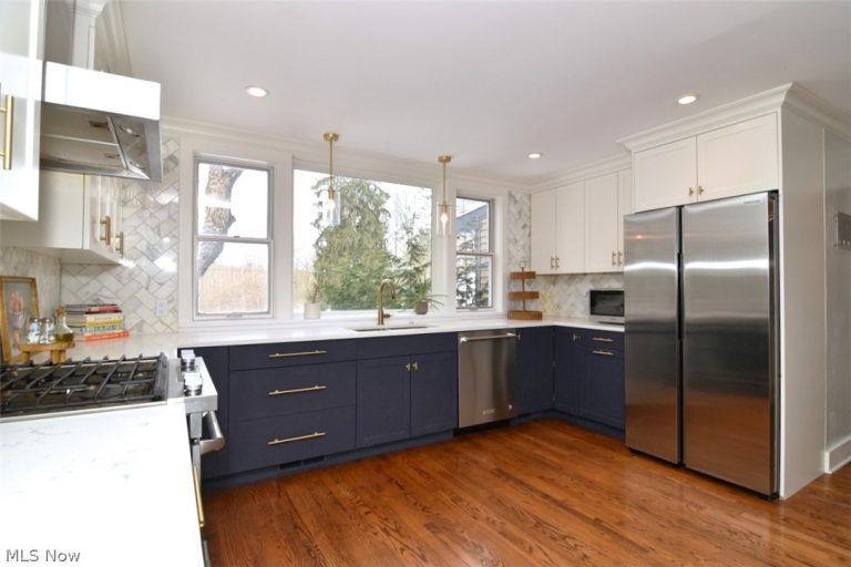 324 South Street, Chardon, OH - Photo 8