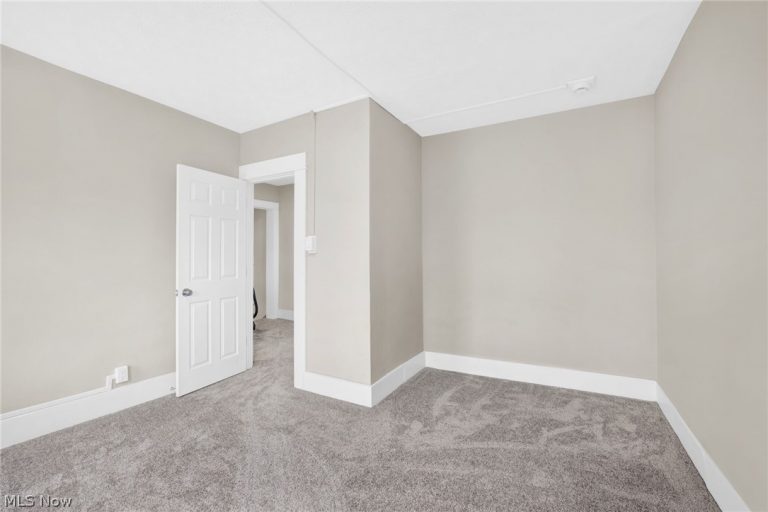 941 Carnegie Avenue, Akron, OH - Photo 5