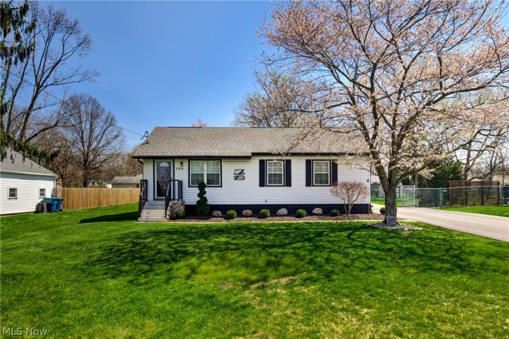 194 Fuller Drive, Warren, OH