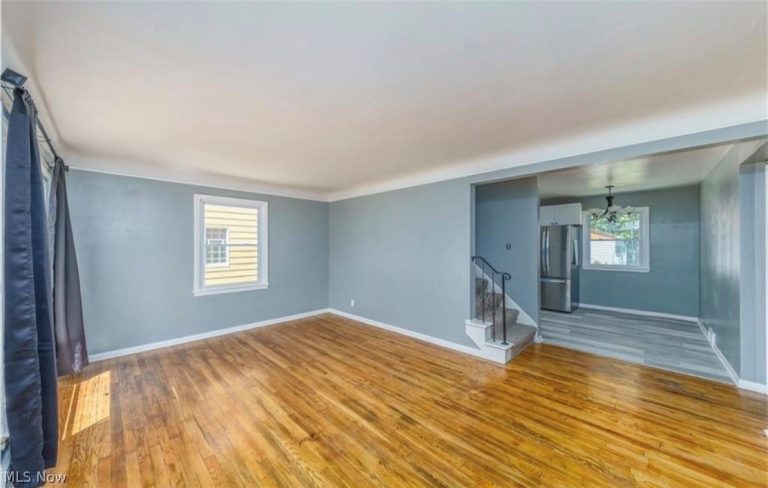 13815 Cranwood Park Boulevard, Garfield Heights, OH - Photo 4