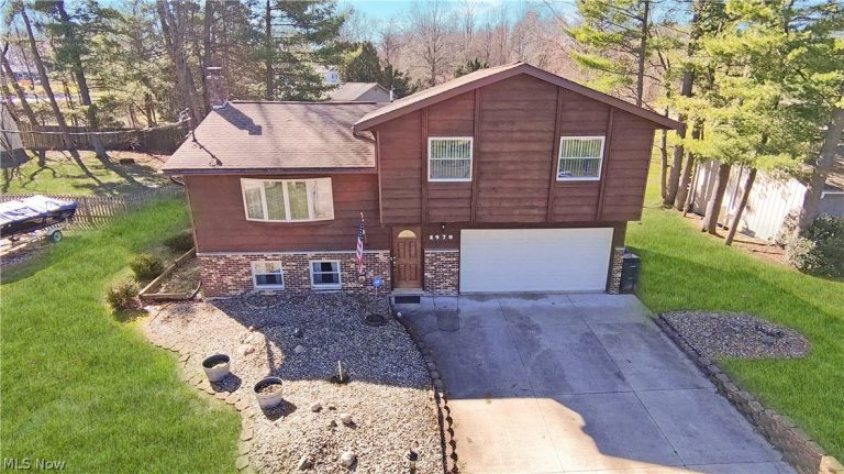 2978 Sandy Lake Road, Ravenna, OH - Photo 2