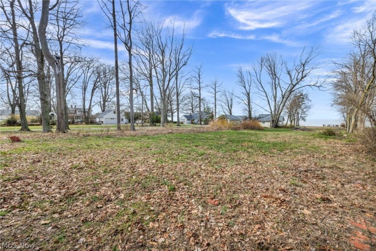 7639 Salida Road, Mentor on the Lake, OH - Photo 6