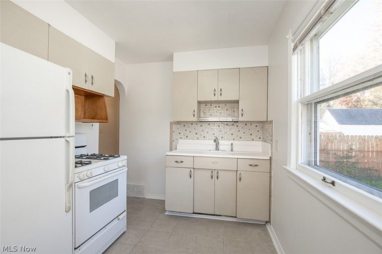 4636 157th Street, Cleveland, OH - Photo 2