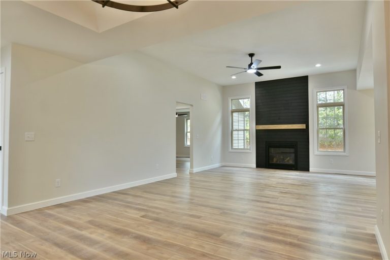 2869 Pebble Creek Court, Cortland, OH - Photo 4