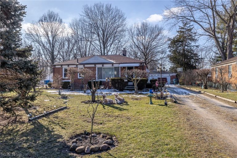 37891 Lake Drive, Avon, OH - Photo 2