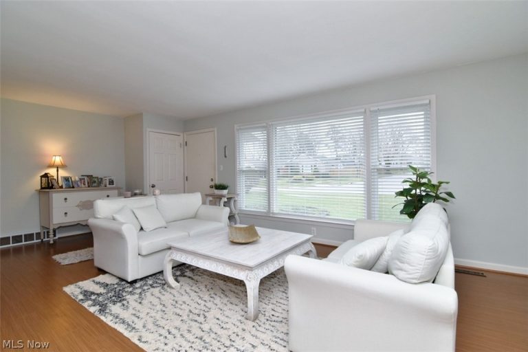 6419 Longridge Road, Mayfield Heights, OH - Photo 4