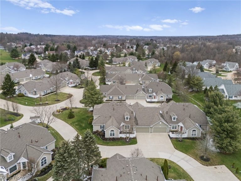 8228 Cyrus Lane, Northfield, OH - Photo 8