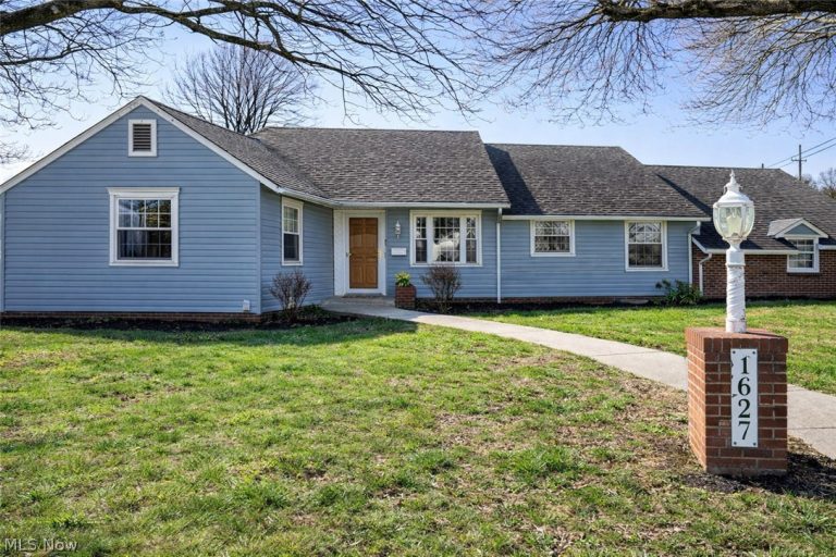 1627 Bayberry Lane, Coshocton, OH, 43812