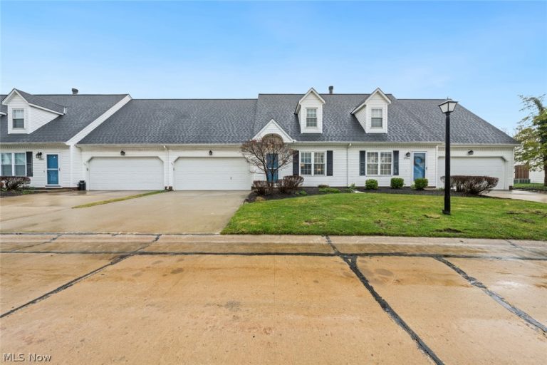 37608 Sturbridge Lane, Willoughby, OH - Photo 3