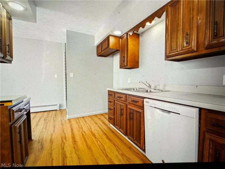 7316 Regal Drive, Conneaut, OH - Photo 8
