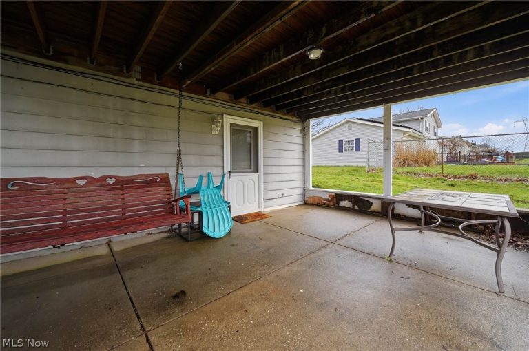 3770 Dotwood Street, North Canton, OH - Photo 8