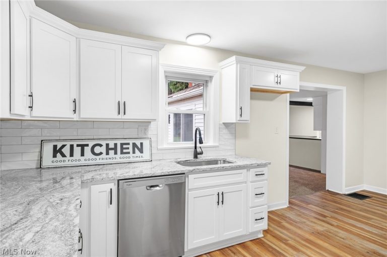 4216 38th Street, Canton, OH - Photo 2