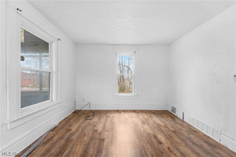 185 Stanton Avenue, Akron, OH - Photo 4