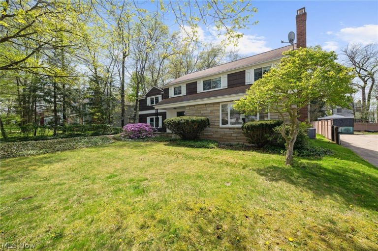 1132 Brainard Road, Lyndhurst, OH - Photo 3