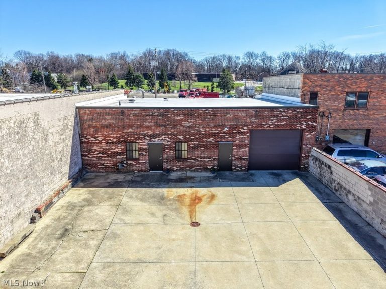 4182 Greenvale Drive, South Euclid, OH - Photo 2