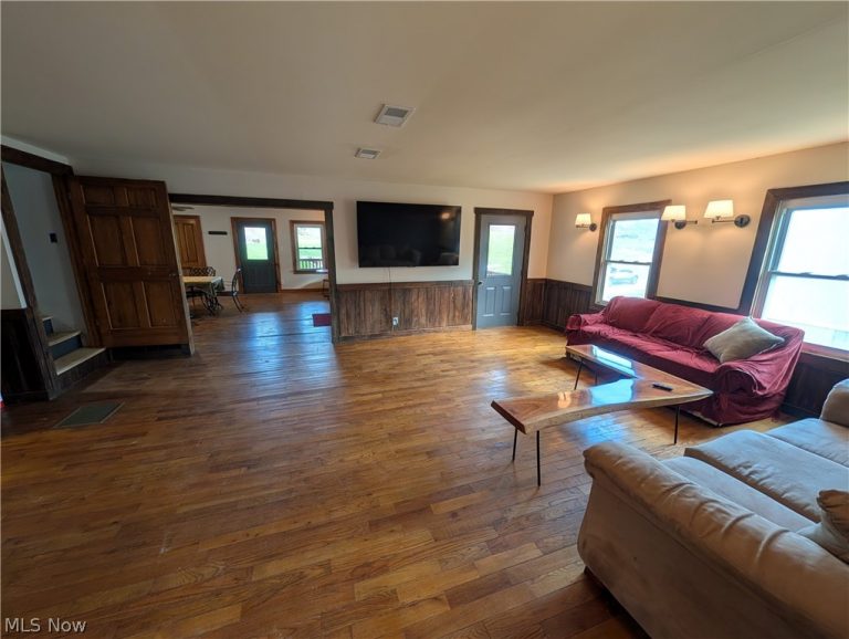 5696 Township Road 289, Hammondsville, OH - Photo 3