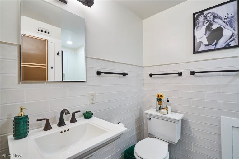 18975 Van Aken Boulevard #411, Shaker Heights, OH - Photo 6