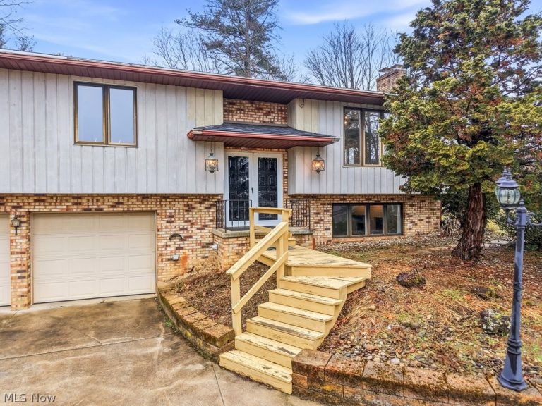 1464 Blair Drive, Akron, OH - Photo 2