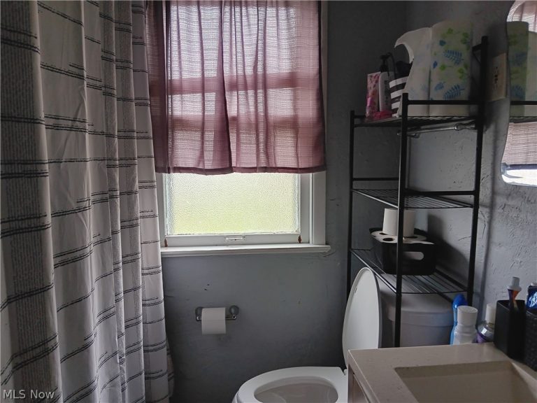 19280 Stafford Avenue, Maple Heights, OH - Photo 6