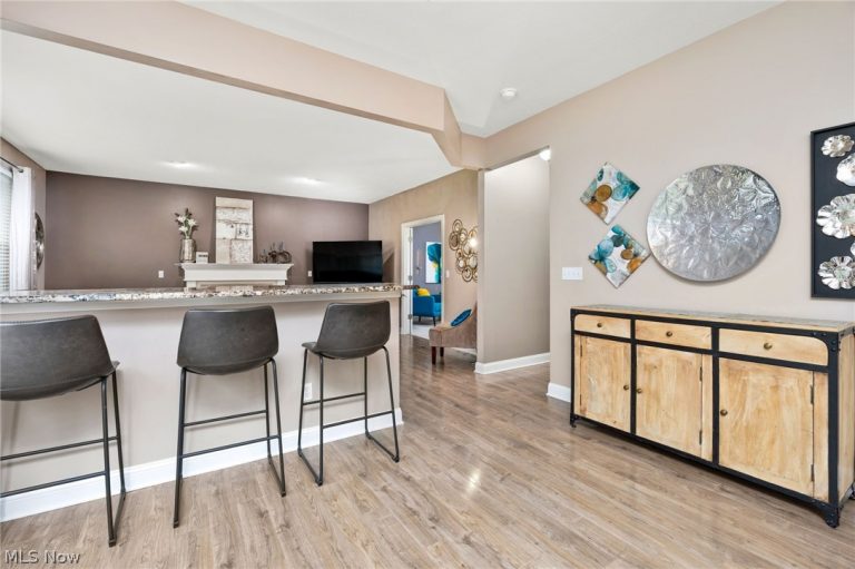 1286 Freeport Drive, Medina, OH - Photo 6