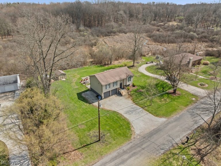 1719 Wilson Road, Akron, OH - Photo 5