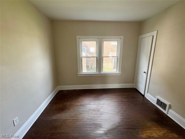 245 Oakdale Avenue, Akron, OH - Photo 6