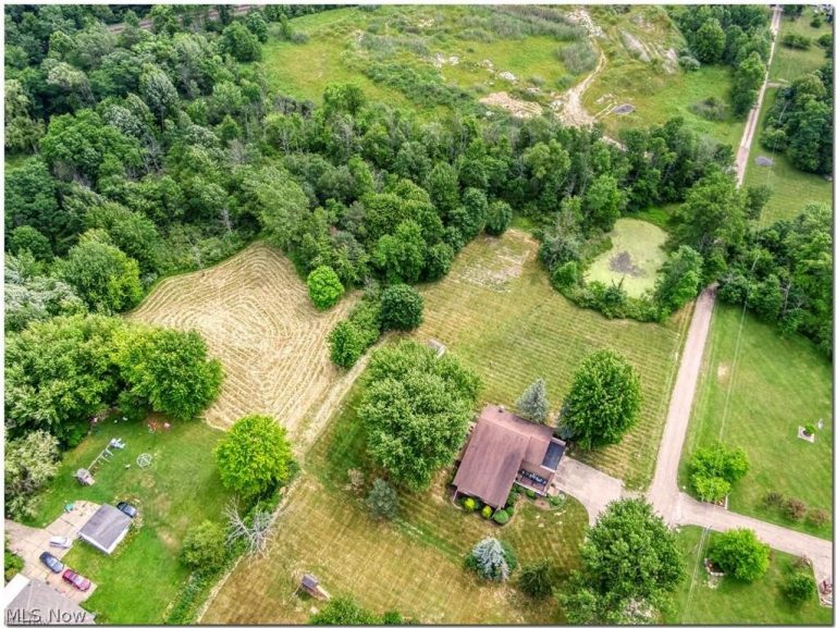 5941 Stow Road, Hudson, OH - Photo 3