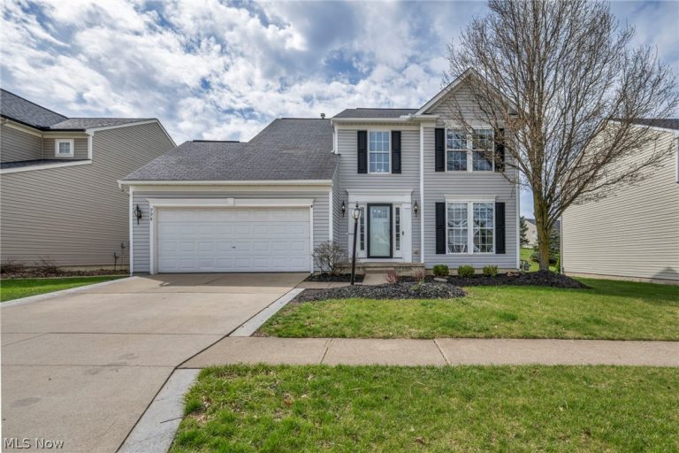 998 Woodfield Lane, Brunswick, OH - Photo 2